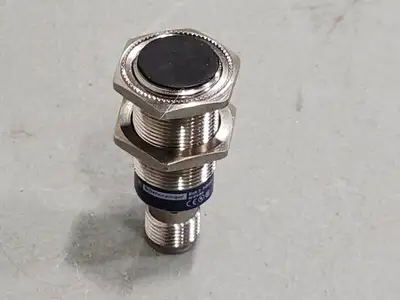 NEW TELEMECANIQUE XS518B1PAM12