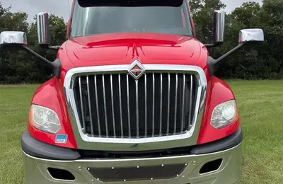 USED 2019 INTERNATIONAL LT625