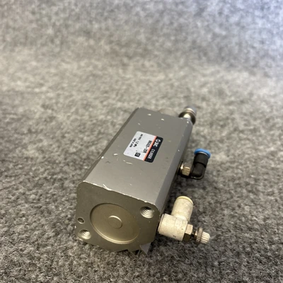 Used SMC MKA25-20R Rotary Actuators California US | Davliegogo LLC #1707234