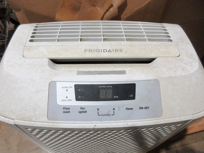 USED FRIGIDAIRE FAD704DWA