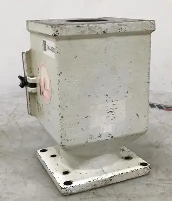 USED METAL FABRICATOR DRAWER MAGNET