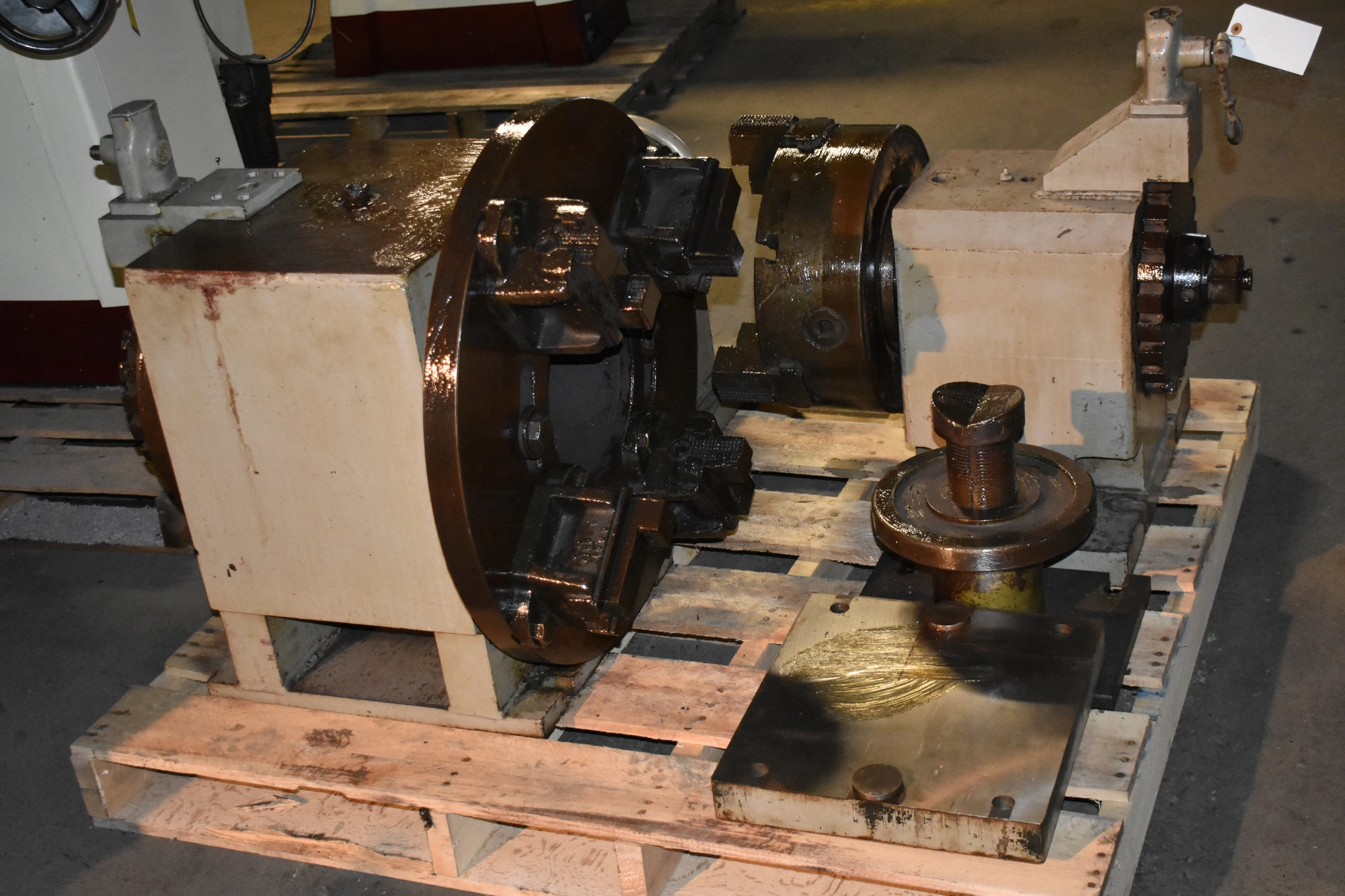 25" + 15" WORKHOLDING CHUCK FIXTURES AND A TAILSTOCK FOR SETUP ON A MILLING OR DRILLING MACHINE