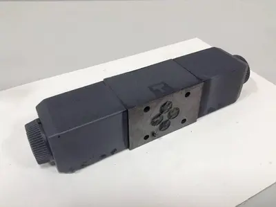USED VICKERS DG4V-3-6C-M-U-HL7-60