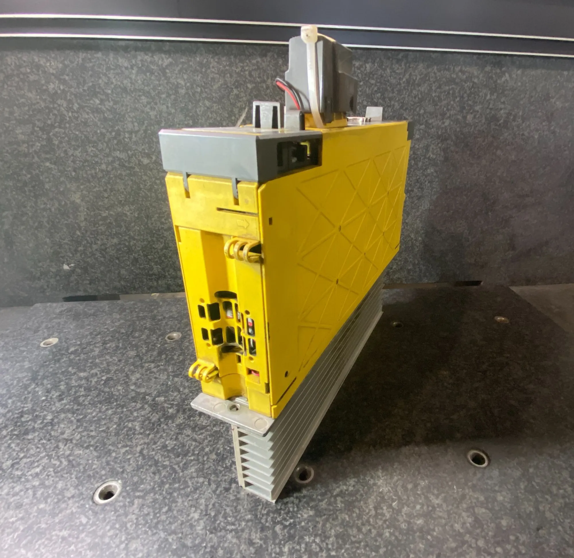 USED FANUC A06B-6114-H105