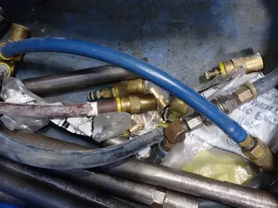 Hardware / Hoses