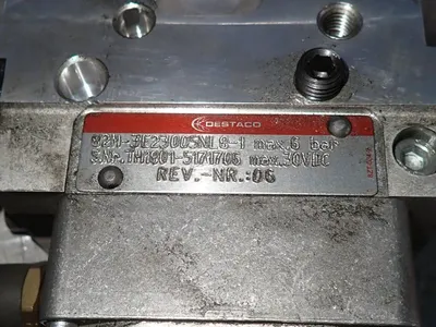 USED DESTACO 82M3E23005NLS1
