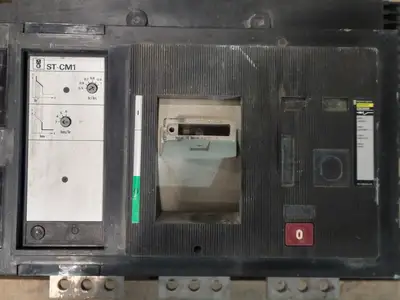 NEW MERLIN GERIN CM3200N
