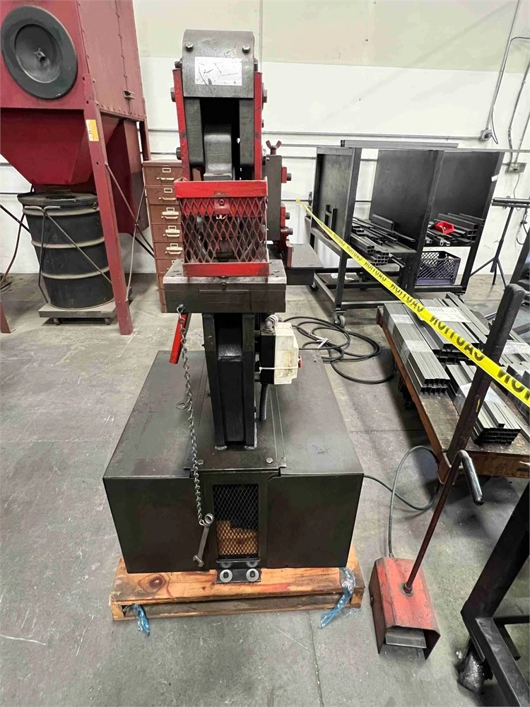 Used UNKNOWN UNKNOWN Ironworkers California US | MachineryMax #1402785