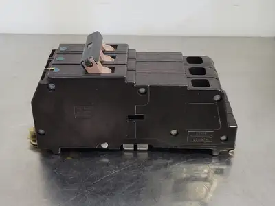 90 Amp, 3 Pole, 240 volts Circuit Breaker