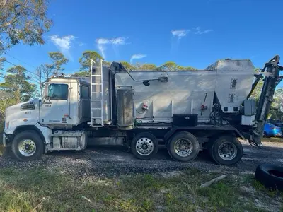 Holcombe HM10H Volumetric Concrete Mixer | Iron Listing (3)