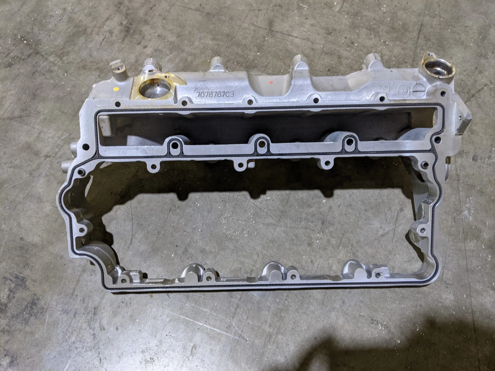 International 7076767C3 Base