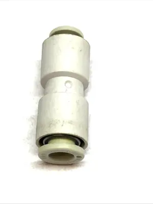 USED SMC STRAIGHT REDUCER FITTING 4MMX6MM PUSH-IN TUBE LOT OF 7
