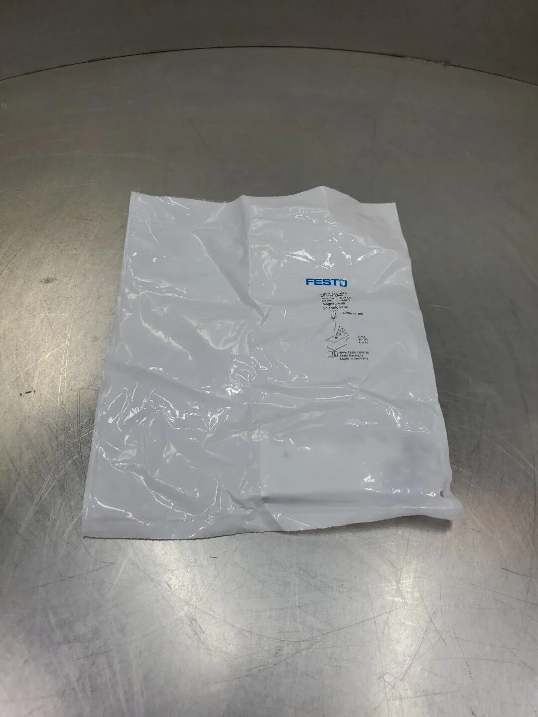 Festo VUVG-L14-M52-AT-G18-1R8L Solenoid Valve, 12/24 VDC. 6D-2
