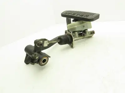 Hyster E60Z Brake Pedal Master Cylinder Assembly