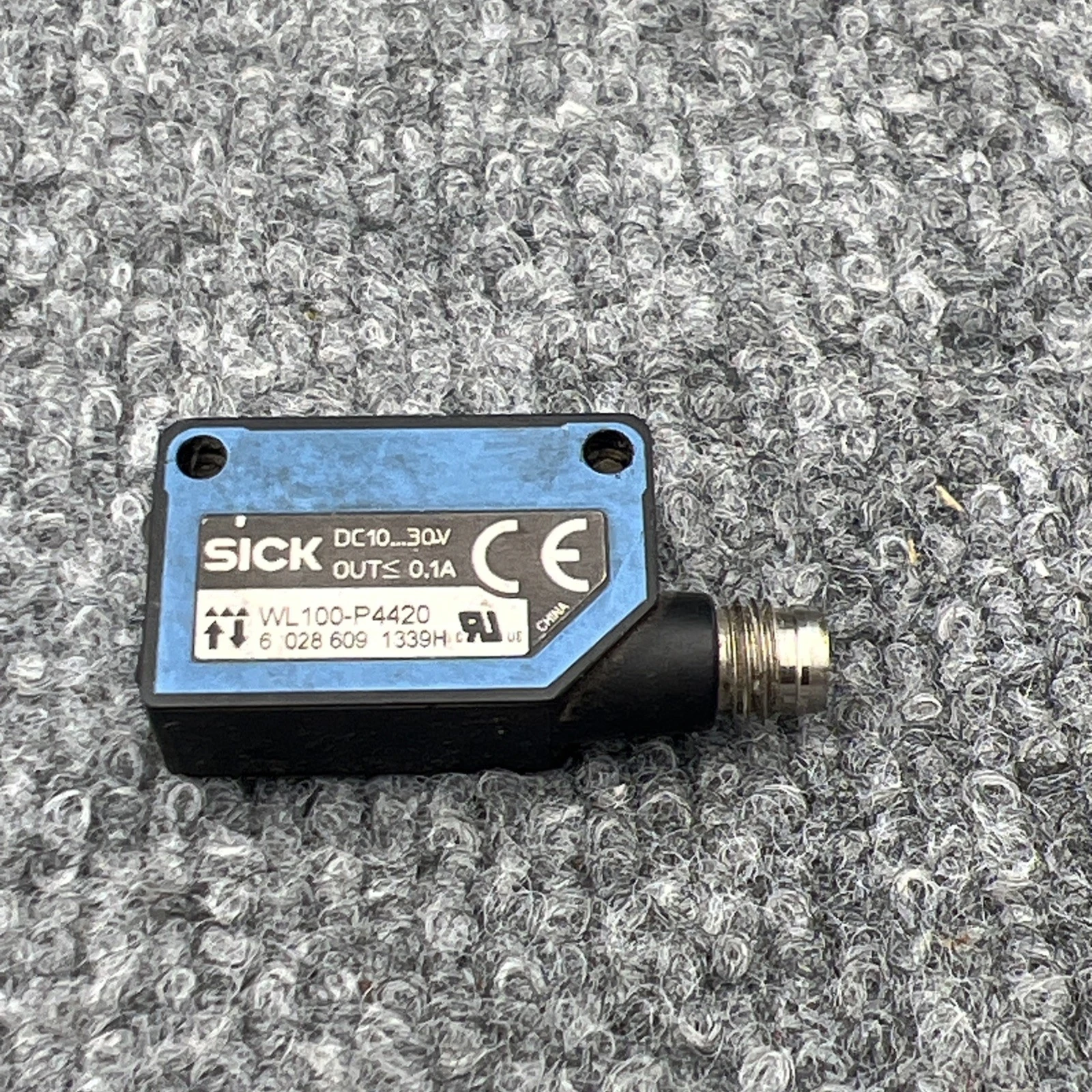 Used SICK WL100-P4420 Photoelectric Sensors California US | Davliegogo LLC #1705567