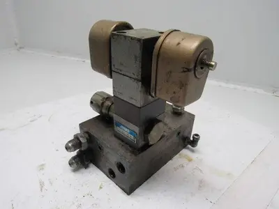 Vickers XM1-3FK1-30-JA Flui-Trol Hyd. Flow Control Valve& Solenoid Block Assy'