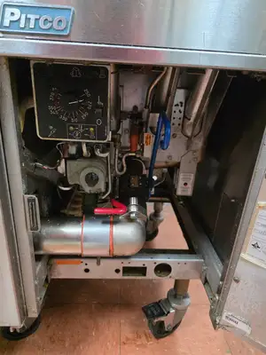 Used Pitco Used 2016 Pitco SGH50-4 Natural Gas Frying Station with Basket Hanger - FG5 Cookers / Coolers / Fryers Illinois US | Falcon Restaurant Supply #1374819