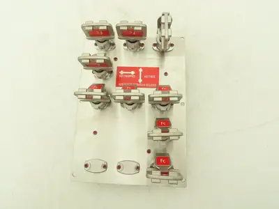 Allen Bradley 440T-MKEXE22ECFCFCFCFCFCFCFCFC 9 Key Interlock Exchange Switch