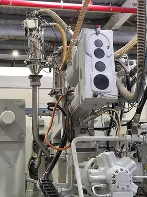 USED 2008 KRAUSS MAFFEI 650-1000-520 CZ