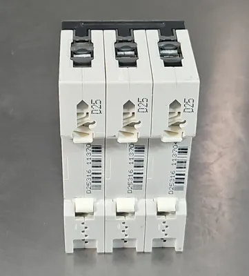 Siemens 5SY63 MCB D32 3-Pole Circuit Breaker. 4C-20