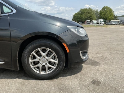 Used 2020 CHEVROLET PACIFICA Vans Michigan US | Miedema Asset Management Group #1321281