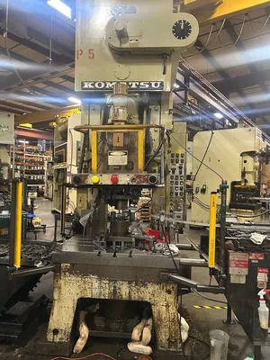 1980 KOMATSU obs 150 Gap Frame (OBS) Presses | Universal Press & Machinery (UPM) (1)
