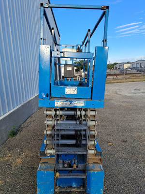 USED 2017 Genie GS-3232