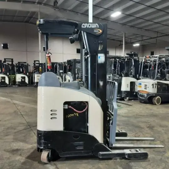 USED 2018 CROWN RR5725-45