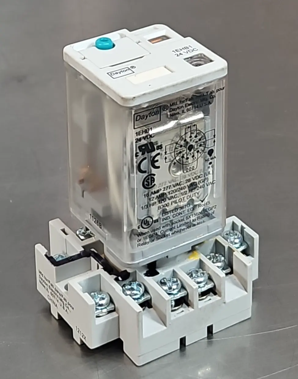 Dayton 1EHB1 relay with Magnecraft socket 24 VDC Loc4B47