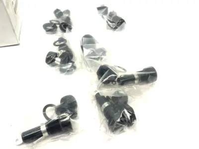 USED COOPER BUSSMANN PANEL MOUNT BUSS FUSEHOLDERS