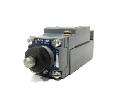 USED SQUARE 9007C54E LIMIT SWITCH