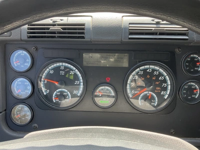 USED 2016 FREIGHTLINER CASDCADIA