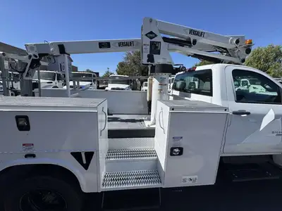 New | in-Stock 2023 CHEVY 5500 Bucket (boom) trucks California US | Commerce Truck Equipment Sales #1548693