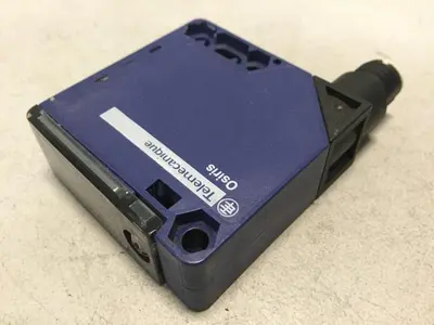 USED TELEMECANIQUE XUK0AKSAM12