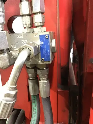 Bulzoni Auramo PHSG035A0748-12V R02 Hydraulic Material Pusher Capacity 3500 Lbs Capacity