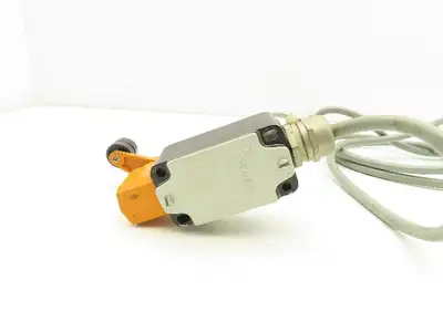 Siemens 3SE3 120-1GW-Z Position Limit Switch Roller Lever 230V 6A