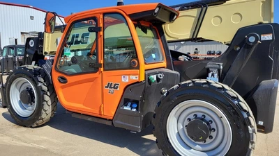 USED 2023 JLG 943