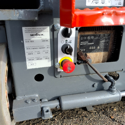USED 2014 Skyjack SJ3219