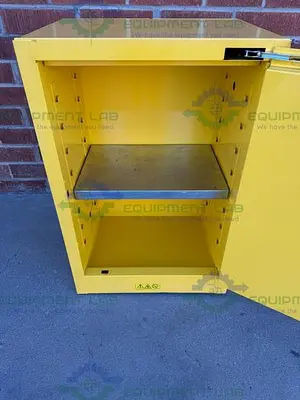 USED JUSTRITE SURE-GRIP EX 12 GALLON FLAMMABLE LIQUID STORAGE CABINET W/ SHELF, KEY