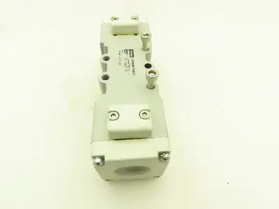 Parker H28WX000XXC Pneumatic Valve Double Remote Pilot 3 Position 5/3 Air