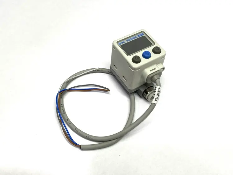Used SMC ZSE40A-C4-T DIGITAL VACUUM PRESSURE SWITCH Pressure Switches | Maverick Industrial Sales #1106369