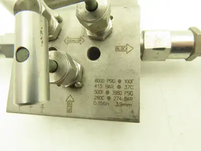 Swagelok SS-V5NBF8-FL-G-SG 5 Valve Instrument Manifold SS Ball Tip 1/2" NPT