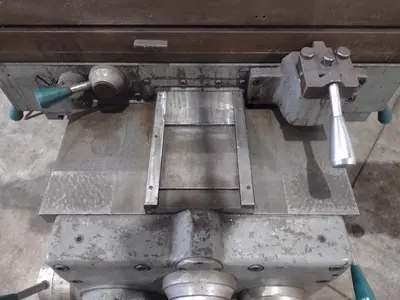 #205 K&T MILWAUKEE KEARNEY AND TRECKER MODEL #205 S-12 HORIZONTAL MILL WITH TOOLMAKERS VERTICAL HEAD: STOCK #22495