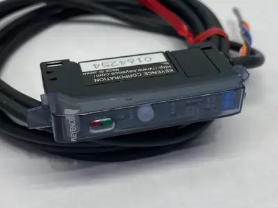 USED KEYENCE FIBER AMPLIFIER, CABLE TYPE, MAIN UNIT, NPN