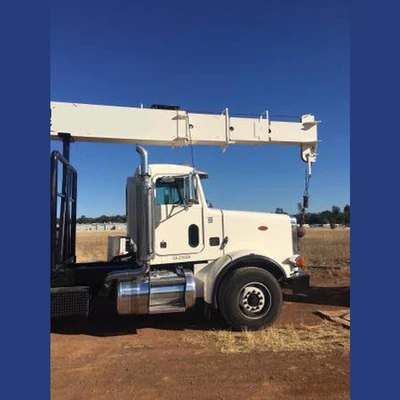 2001 National 9103A Boom Truck