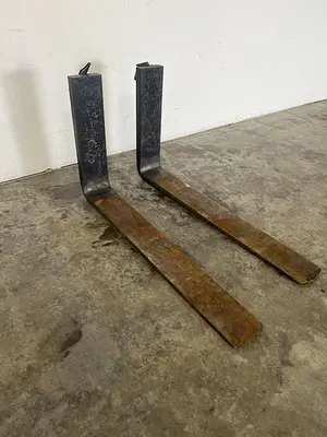 USED KENHAR K-526 FORKLIFT FORKS 37 1/2" X 21 3/8" X 1.5"