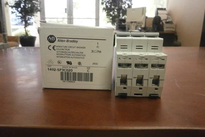NEW Allen-Bradley 1492-SP3C020