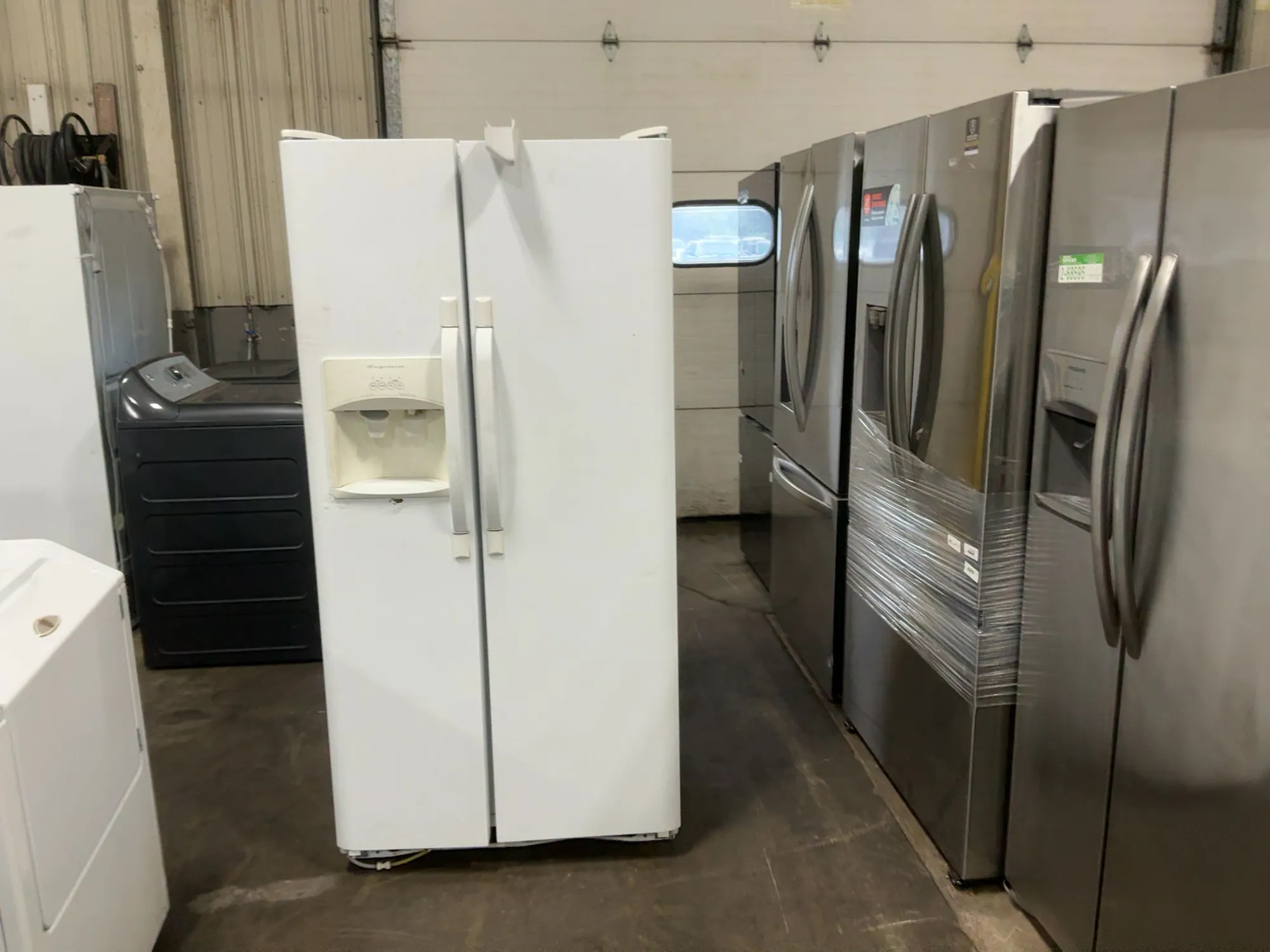 Used FRIGIDAIRE FRS3R3EW1 Refrigerators Michigan US | Miedema Asset Management Group #1411162