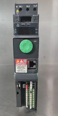 Schneider Altivar 320 ATV320U07N4B Variable Frequency Drive (BIN643)