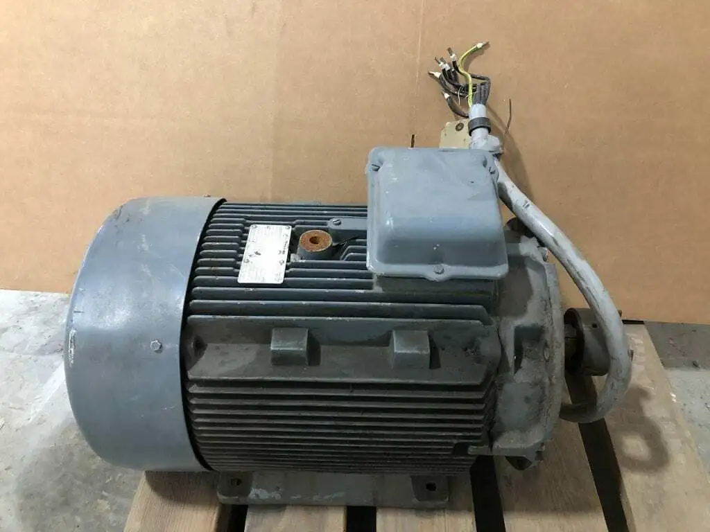 VEM K11R180L4 26kW 3 Phase Electric Induction Motor 1760RPM 400/690V 50/60Hz